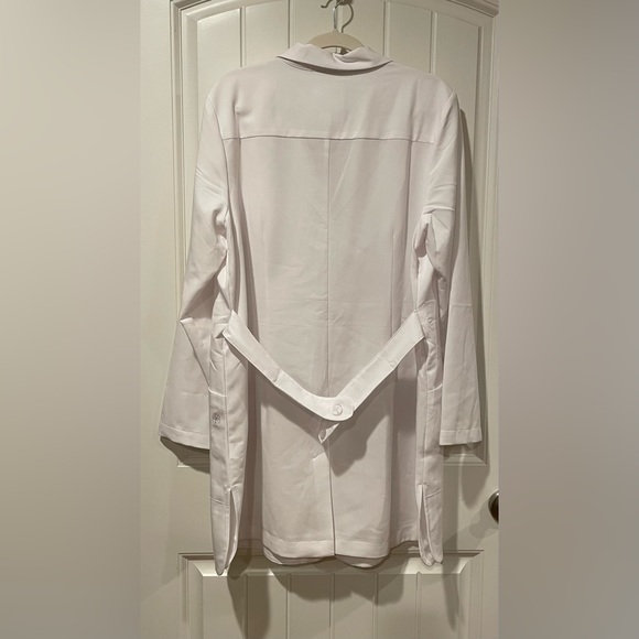 - The white coat The Modernist lab coat scrub top. Size XL. New without ta… - Picture 2 of 10
